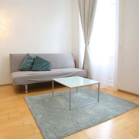 Апартаменты Downtown Bliss Modern Retreat With Free Parking And Fast Internet 600 Mbits Вена Экстерьер фото