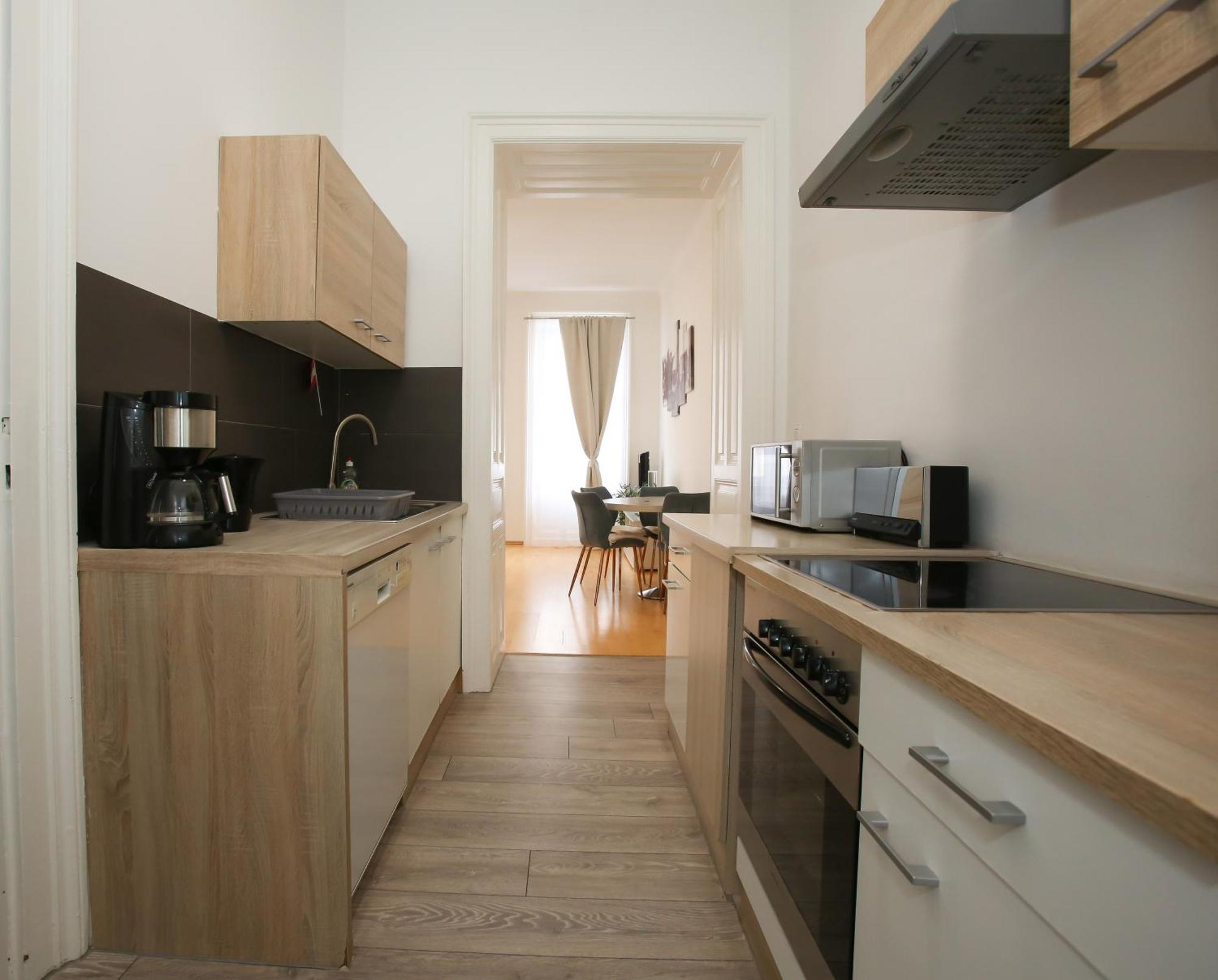 Апартаменты Downtown Bliss Modern Retreat With Free Parking And Fast Internet 600 Mbits Вена Экстерьер фото