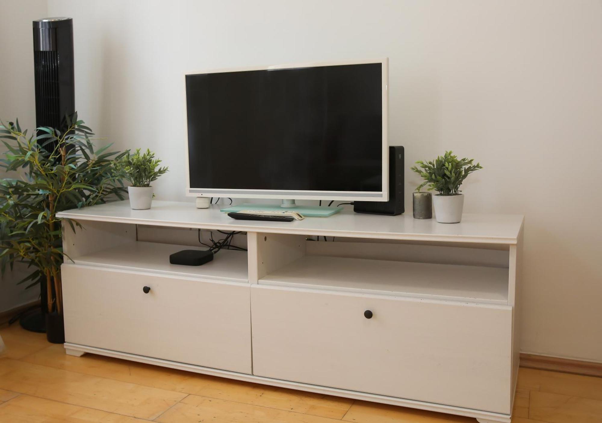 Апартаменты Downtown Bliss Modern Retreat With Free Parking And Fast Internet 600 Mbits Вена Экстерьер фото