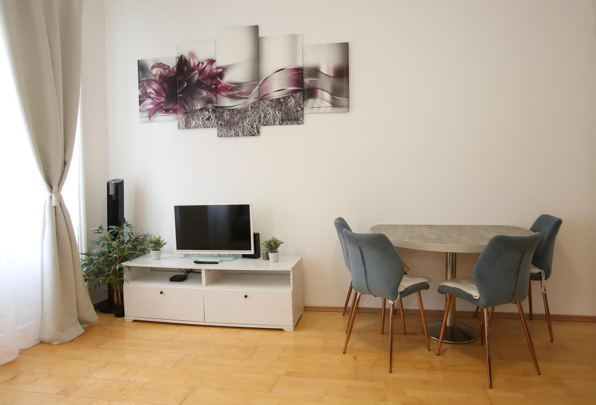 Апартаменты Downtown Bliss Modern Retreat With Free Parking And Fast Internet 600 Mbits Вена Экстерьер фото